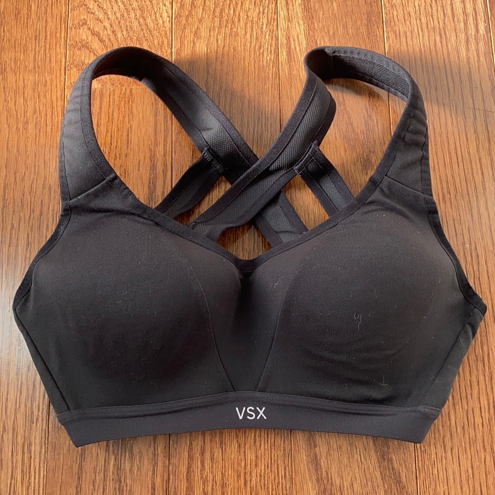 Victoria’s Secret Sports Bra (34B)